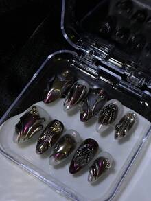 10片手工美甲套装,包含杏仁形渐变棕白猫眼美甲贴片,朋克摇滚金属质感3D立体装饰美甲贴片,适合春夏佩戴,也适合女生日常佩戴,以及参加聚会、主题派对和其他活动。套装包含1个迷你指甲锉和1张双面胶贴纸。美甲用品,按压式美甲贴片。 - 彩色 - 查看 5