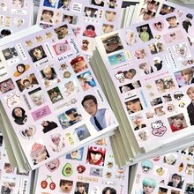 Hasbro K-POP BT5 粉絲支持貼紙，全新推出偶像裝飾貼紙，J-H0 Pe、V 與 .，多款完整風格，涵蓋眾多經典標誌性造型，設計精美，適合粉絲與愛好者的實用小物 - 彩色 - 查看 5