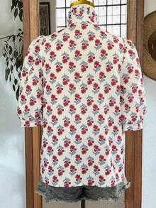 Second Introversion - Áo sơ mi nữ mùa xuân/hè in họa tiết hoa với cổ đứng xếp nếp và tay phồng - Thiết kế tươi mới theo phong cách đồng quê Pháp, vừa trẻ trung vừa tinh nghịch. - Đỏ và trắng - Xem 4