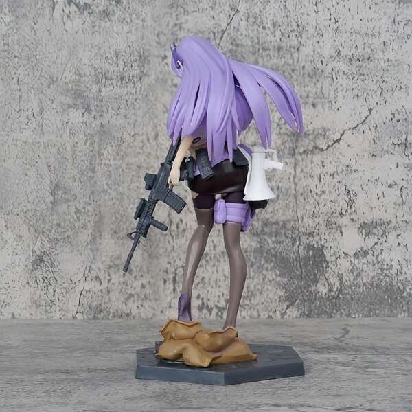 1 pieza Figura de anime con defecto menor, Elfo de campo de batalla de dibujos animados lindo después de la escuela, decoración coleccionable de anime para el hogar/oficina, regalo perfecto para fans del anime - Compatible con fondo de fotografía de anime - Pose adorable, traje exquisito y expresión vívida - Figura de estilo anime hecha a mano