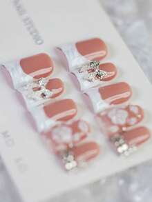 10pcs Y2K Style Red & White French Press-On Nails, Handmade 3D Floral Carved Duck Mouth Nail Tips With Silver Bowknot & Rhinestone Decor, Suitable For Daily And Party Wear, Great Gift For Women And Girls Nail Supplies Handmade Press On Nails - 查看 3