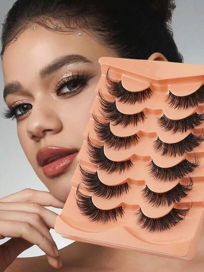 6副装 C型卷翘蓬松假睫毛，柔软、灵活、浓密、可重复使用，打造立体大眼妆。