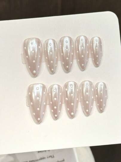 10pcs Handmade Nail Stickers, Minimalist Yet Elegant! Translucent Nude Pink Pearl Base Color, Subtle White Polka Dot Accents, No Excessive Decorations Yet Exude Refined Details, Effortlessly Creates A Chic Ambiance, Suitable For Warm Skin Tones!