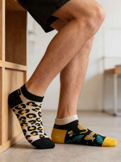 1 par de calcetines asimétricos con estampado de leopardo para hombres, casuales para todas las estaciones