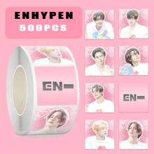 500张可爱贴纸，萌萌的KPOP贴纸，ENGENE粉丝必备，可爱卡通偶像贴纸，可用于笔记本和行李箱装饰；多功能实用高清双面LOMO收藏卡，可收纳或装饰，送给粉丝和朋友的贴心礼物 - 彩色 - 查看 7