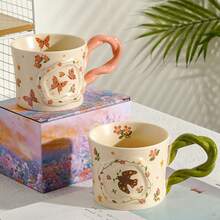 Taza de cerámica de 12.5 Oz con asa retorcida, con relieve vintage de flores 3D, mariposas y golondrinas, taza multiusos para café/leche/avena, apta para microondas y lavavajillas, regalo ideal para amigos, novia, madre - Multicolor - Ver 6