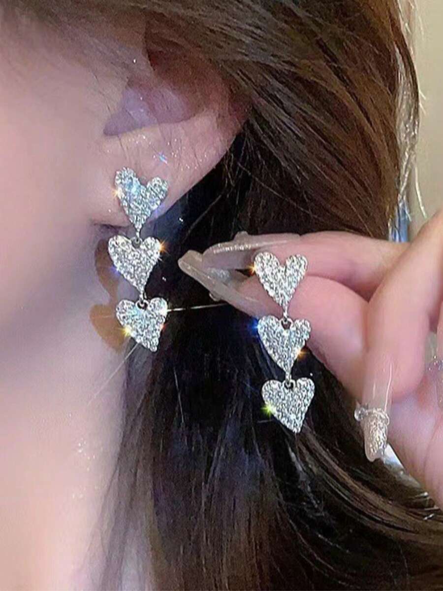 1 Pair Fashionable Elegant Niche High-End Silver Heart Stud Earrings, Suitable For Women's Daily, Festival And Party Wear - Love - View 1