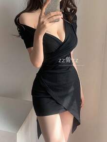 A Pure And Charming Slim-Fit Dress For Slightly Curvier Girls. A New Summer Design, A Short-Sleeved T-Shirt Dress With A Drawstring. - Black - View 2