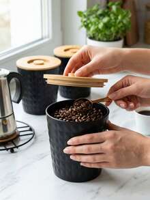 Conjunto de 3 recipientes herméticos para armazenamento doméstico com padrão de diamante e estilo nórdico minimalista. Ideais para armazenar açúcar, café, chá e biscoitos, perfeitos para cozinhas domésticas, cafés, casas de chá, restaurantes e padarias. - Ver 2
