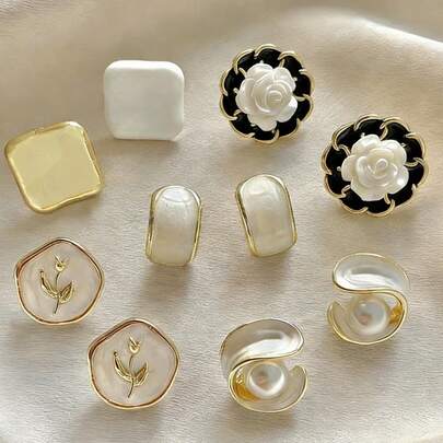 Set de 5 piezas de aretes colgantes de flor de camelia vintage geométrica, aretes de flor blanca elegante, aretes de botón geométricos, adecuados para uso diario de mujeres, regalo para ti, familia y amigos