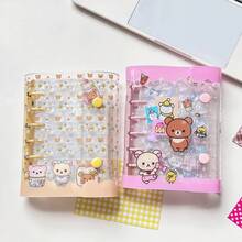 1 cuốn sổ tay hình lá trong suốt khổ A7, sổ tay dán hình lá, sổ dán hình, hộp đựng ảnh Kpop, sổ tay hình lá trong suốt bằng da mềm có hai nút cài, sổ tay thủ công tự làm, album ảnh, sổ dán hình, sổ ghi chép, sổ lưu niệm, sổ cái, đồ dùng học tập cho học sinh, đồ dùng văn phòng, v.v. - 1 Set - Xem 8