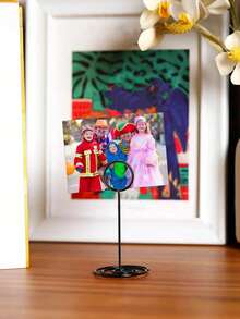 1 chiếc Giá đỡ thẻ để bàn màu đen sáng tạo, Giá đỡ danh thiếp, Giá đỡ ghi chú, Giá đỡ ảnh, Giá đỡ tin nhắn, Kẹp để bàn dọc, Giá đỡ tin nhắn để bàn dọc, Kẹp số bàn cưới, Giá đỡ thẻ bàn, Giá đỡ danh thiếp dọc, Kẹp thẻ bàn cưới, Số bàn tiệc, Giá đỡ thực đơn nhà hàng, Giá đỡ ảnh dọc, Giá trưng bày thẻ bàn tiệc, Kẹp số bàn cưới - Ví đựng thẻ màu đen - Xem 6