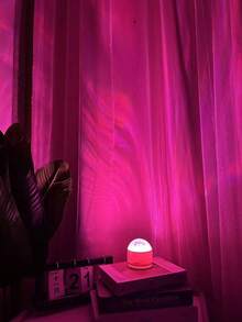 1 Stück 16-Farben einstellbare bunte Mini Nordlichter Wellenprojektor Lampe mit Fernbedienung, Mehrfarbige Stimmungsbeleuchtung, USB betriebene dimmbare Atmosphärenlampe, 1200 Lumen einstellbare LED Nachtlicht, geeignet für Schlafzimmer, Wohnzimmer, Party und Entspannungsdekoration, Partyatmosphäre, modernes Design, hochwertige Beleuchtung, Partyplaner - Verschiedenfarbig - Übersicht 3