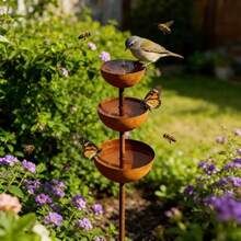 1件复古铁艺雨水收集器 - 带喂鸟器和蜜蜂饮水器，设计精美，天然饰面，是蜂鸟、鸟类和昆虫的理想之选，可用作花园水景、庭院装饰、优雅鸟浴盆和春季花园装饰。 - 3層雨水收集器 - 查看 2