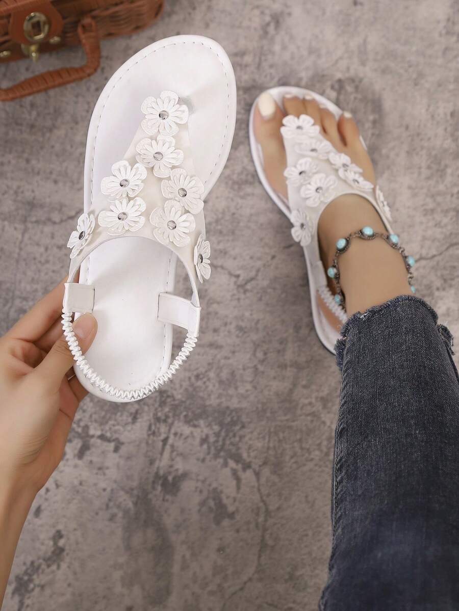 Ladies' Three-Dimensional Flower Flat Sandals, Open Toed Clip On, Versatile Casual Women's Shoes For Summer - White - View 1