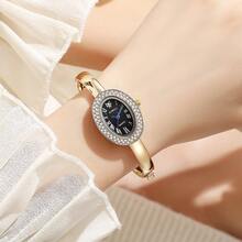 GUANQIN Elegante conjunto de collar y reloj de mujer, reloj de cuarzo con esfera de diamante oval, collar de diamante con forma de corazón, estilo de reloj de lujo minimalista de negocios y casual, adecuado para Pascua, Halloween, Navidad, Día de la Madre, cumpleaños, vuelta al colegio, estudiante, vacaciones, San Valentín, cita, negocios, diario, regalo, festival de música, temporada de bodas - Oro y negro - Ver 4