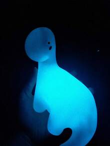 1pc Dinosaur Shaped Night Light, Battery Powered, Cute Silicone Night Light For Kids, Baby Care Lamp, Bedside Table Decor Light, Suitable For Children's Bedroom, Living Room, Office, Holiday Decoration - Warm White Light - View 4