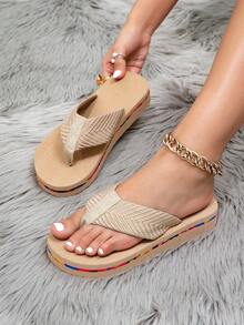 女士坡跟人字拖，低跟厚底凉鞋，米色和黑色，简约休闲风格，适合海滩、旅行和度假 - 駝色 - 查看 1