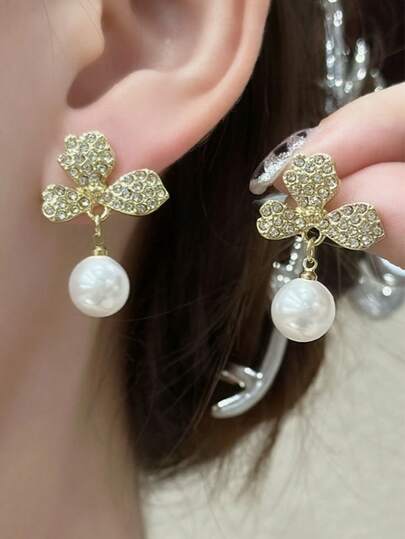 1 Pair Elegant Luxury Fashion Golden Flower Stud Earrings, Suitable For Women's Daily, Festival And Party Wear