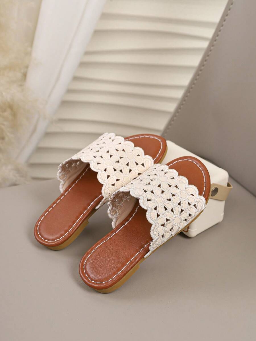 Summer New Hollow Carved Slip-On Slippers For Women, Retro Bohemian Style, Soft Bottom, Versatile Flat Beach Sandals, Suitable For Beach, Outdoor, Vacation And Daily Casual Wear - Beige - View 1