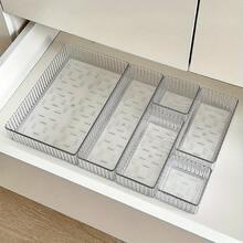 5件/6件/7件套护肤套装，包含面膜、洁面霜、面霜等。可收纳眼影盘、腮红、粉饼。可存放唇彩、口红、眼线笔、睫毛夹和其他小工具。 - 透明 - 查看 12