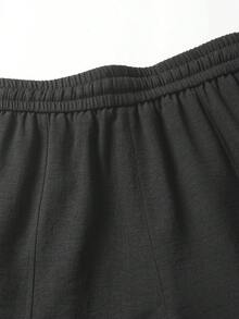 1 chiếc quần dài nam màu đen chất liệu pha lanh, kiểu dáng rộng rãi, cạp cao, ống rộng xếp ly, thích hợp cho đi biển, nghỉ mát, mùa hè. - màu đen - Xem 10