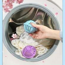 4 Pcs Reusable Laundry Balls - A Device With Anti-Fur Shedding Function And A Clothes Fixing Ball Holder. No Electricity Required For Use. Durable TPR Cat Fur And Fabric Collector. Suitable For Washing Machines. Standard Washing Safety Performance. Suitable For Pet Owners And Families. Laundry Room Accessories, Laundry Balls, Laundry Attachments. Interesting Design. No Electricity Required. - Laundry Balls - View 6