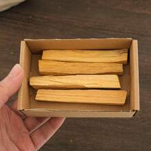 Bộ 4/7/11 que hương Palo Santo tự nhiên, giúp làm thơm mát không khí. Là người bạn đồng hành tuyệt vời cho gia đình, văn phòng, khi đọc sách, tập yoga, các bữa tiệc và tụ họp. Món quà tuyệt vời nhất dành cho gia đình và bạn bè. - Cây thiêng dài - Xem 5