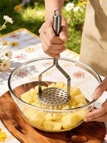 Machacador de patatas de acero inoxidable - Herramienta de cocina duradera, crea puré de patatas perfecto, prensa de patatas manual, machacador de alimentos multifunción para calabaza, batata, patata y talla grande, adecuado para adolescentes que cocinan y la cocina, herramienta de cocina ligera y duradera para uso doméstico y de restaurante - Multicolor - Ver 2