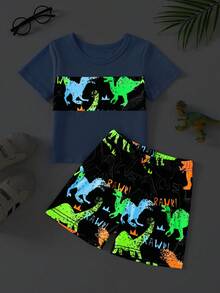 Conjunto de camiseta y pantalones cortos con estampado de dinosaurios que brillan en la oscuridad para niños pequeños - Celeste - Ver 1