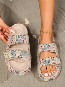 New Women's Sandals Featuring A Beach-Inspired Design With Leaves And Adjustable Double Buckles. Equipped With Soft EVA Soles, Textured, Slip-Resistant Soles, And A Silent Wear Experience, Suitable For Indoor Home Use, Casual Outdoor Wear, And Summer Beach Trips. - Màu Khaki - Xem 3