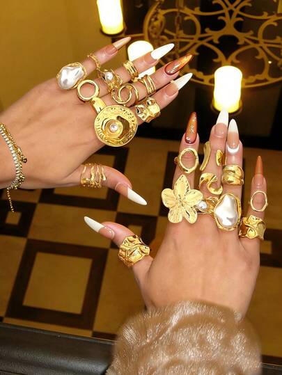 Bộ 14/12 chiếc nhẫn kim loại dày dặn, kiểu dáng cổ điển, thanh lịch, tinh tế, mang phong cách retro với họa tiết hình học thắt nút hoa, đính ngọc trai giả, thiết kế không đều, nhăn nheo, rỗng, hình vuông, tròn, đan chéo, trơn bóng, tối giản, thích hợp cho các dịp lễ, tiệc tùng, hẹn hò, đeo hàng ngày hoặc làm quà tặng.