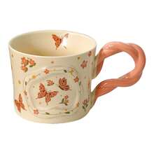 Taza de cerámica de 12.5 Oz con asa retorcida, con relieve vintage de flores 3D, mariposas y golondrinas, taza multiusos para café/leche/avena, apta para microondas y lavavajillas, regalo ideal para amigos, novia, madre - Multicolor - Ver 7