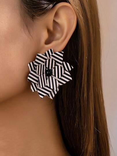 1对女士条纹花卉3D立体夸张花朵耳环 - 大胆复古时尚派对饰品