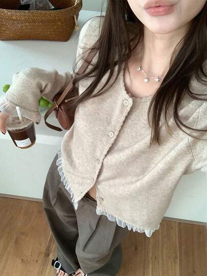 可爱蕾丝边甜美柔软优雅纯色圆领针织开衫