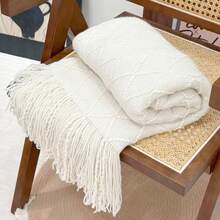 1 chiếc chăn dệt kim họa tiết kim cương có tua rua - Khăn choàng ấm áp dùng được cả bốn mùa, phù hợp cho ghế sofa hoặc giường, kiểu dáng hiện đại. - Màu be - Xem 3