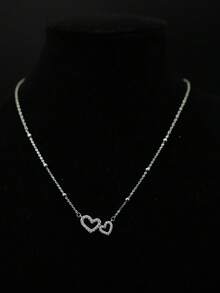 1 chiếc vòng cổ đính đá hình trái tim đôi sang trọng, thiết kế độc đáo dạng vòng cổ nhiều lớp, phù hợp cho phụ nữ đeo hàng ngày. - Bạc - Xem 2