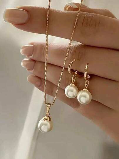 Bộ trang sức 1/3 món bằng thép không gỉ, bao gồm dây chuyền và bông tai. Dây chuyền ngọc trai giả cổ điển thanh lịch với bông tai đính đá, phù hợp cho phụ nữ đeo hàng ngày và là món quà lý tưởng cho Ngày của Mẹ và Ngày Valentine. Quà tặng Phục Sinh Bông tai vàng Bông tai bạc Dây chuyền vàng Dây chuyền bạc