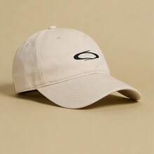 Mũ lưỡi trai phong cách retro Mỹ - Thiết kế với băng đô lớn giúp khuôn mặt trông nhỏ hơn. Có khả năng chống tia UV và thêu họa tiết che nắng. Một chiếc mũ lưỡi trai đa năng và thời trang với thiết kế sành điệu. Thích hợp cho mùa hè, đi biển. - A - Xem 4