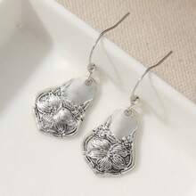 1 Pair Vintage Floral Engraved Asymmetrical Geometric Shape Pendant Earrings, Handmade Jewelry Designed For Women, Suitable For Daily Wear And Vacation, An Excellent Gift Choice For Her - Antique Silver - View 6