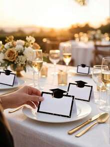 50 piezas Tarjetas de asiento para ceremonia de graduación, tarjetas de lugar para fiesta de graduación en negro, tarjetas de asiento para mesa de comedor, tarjetas en blanco con perforación previa fáciles de doblar, adecuadas para banquetes, recepciones, fiestas, que se pueden usar como regalos y decoraciones, tema de graduación, tarjetas decorativas y escribibles, decoración de mesa para fiesta de graduación - graduado - Ver 3