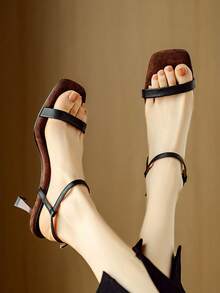 Giày sandal cao gót một quai mũi vuông dành cho nữ, mẫu mới mùa hè 2026, gót mỏng, đa năng, màu đen, hở mũi, kiểu Pháp, sandal cao gót thời trang, thanh lịch và sang trọng. - màu đen - Xem 2