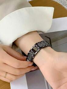 1件闪亮时尚珠宝黑色金属表带，男女通用，兼容 38mm 40mm 41mm 42mm 45mm 46mm 49mm，Series 10/9/8/7/6/5/4/3/2/1/SE/Ultra，可调节表带，钻石不锈钢金属表带。 - 黑色 - 查看 3