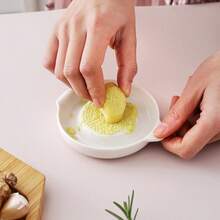 Bộ dụng cụ xay gừng và tỏi bằng gốm sứ, bao gồm thớt, bát và máy xay gừng tỏi thủ công. - Nhiều màu - Xem 3