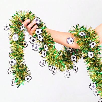 1/3/5 Stück dieser Fußball-thematischen Drahtkranz, hergestellt aus grünem und goldenem fusselfreiem PET-Material, mit Fußball-Muster und wiederverwendbar. Geeignet für Spieltag-Partys, Sportbars, Fußball-thematische Geburtstagsfeiern und Team-Bankett-Dekorationen.