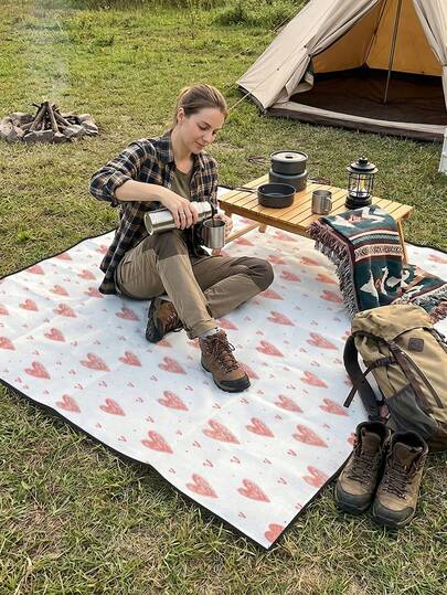 1 tấm thảm dã ngoại in hình trái tim, thảm đi biển, thảm cắm trại ngoài trời siêu nhẹ, có thể gấp gọn, thích hợp cho dã ngoại, bãi biển, dã ngoại trên cỏ, dã ngoại gia đình.