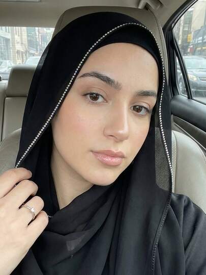 1条女士纯色雪纺围巾，饰有水钻线条设计，柔软休闲的阿拉伯风格长款头巾，保守素雅的头巾，适合日常佩戴