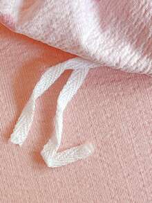 四件套甜美粉色波点床上用品套装，包含柔软的被套、纯色床单和两个印花枕套，采用系带和拉链设计，超细涤纶面料，被套和枕套不含被芯，简约家居装饰，四季皆宜。 - 粉色 - 查看 8