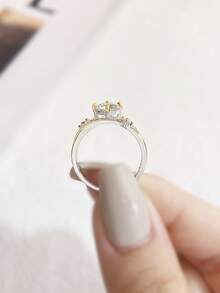 1枚1.0克拉星空莫桑石戒指，925纯银，优雅奢华的订婚/结婚/闺蜜生日/周年纪念新娘珠宝 - 星軌莫桑戒指-1ct - 查看 2