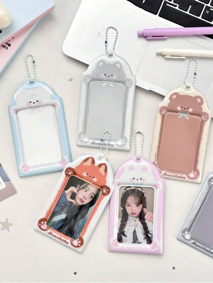 1 chiếc bao đựng thẻ PVC hình động vật lượn sóng 3 inch, bao đựng thẻ hình ngôi sao đuổi theo, bao đựng thẻ nhỏ, bao đựng thẻ ngẫu nhiên, bao đựng thẻ bảo vệ.